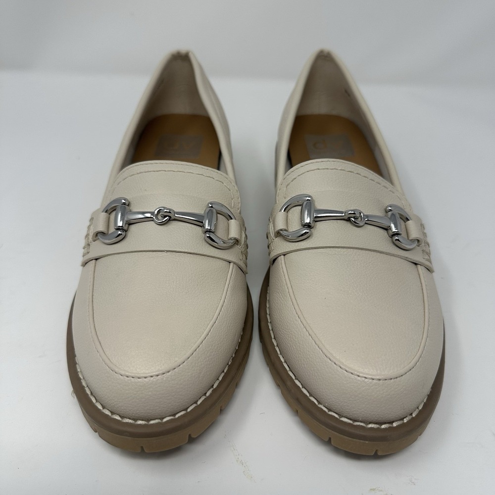 DV Dolce Vita Women's Beige Loafers Size 7.5 Extremely Nice